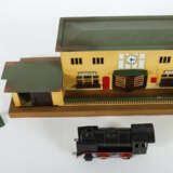 Bahnhof und Lok Märklin, Spur 0, Bahnhof 2002, BZ 1938-55, Flachdach, … - фото 2