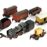 Konvolut Märklin Spur 0, 2 Uhrwerkloks: 1 x R 880 schwarz, 1 x R 890 r… - photo 1