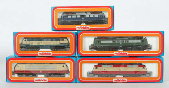 5 Lokomotiven Märklin, Spur H0, 1 x Nr. 3039, E-Lok, BN 110 234-2 der … - photo 1