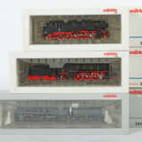 3 Dampf-Loks Märklin, Spur H0, 1 x 3309, Dampflok, BN 85 007 der DB, s… - photo 1