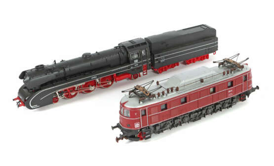 2 Lokomotiven Rivarossi, Spur Ho 1 x E-Lok BN E19 1, rot; 1 x Dampflok… - фото 1 2 Lokomotiven Rivarossi, Spur Ho 1 x E-Lok BN E19 1, rot; 1 x Dampflok… - фото 1