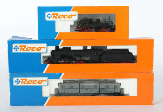 3 Lokomotiven ROCO, Spur H0, 1 x Dampflok 43282, BN 98 715; 1 x Dampfl… - photo 1 3 Lokomotiven ROCO, Spur H0, 1 x Dampflok 43282, BN 98 715; 1 x Dampfl… - photo 1