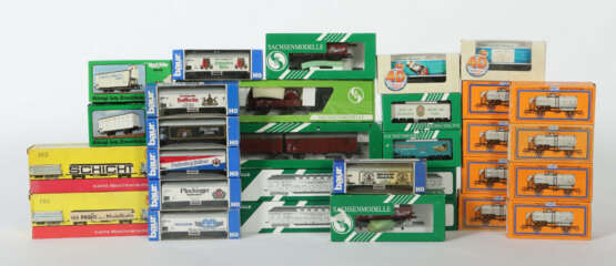 Konvolut Wagen Spur H0, Sachsenmodelle: 2 x Doppelwagen BR 50 50, beig… - фото 1 Konvolut Wagen Spur H0, Sachsenmodelle: 2 x Doppelwagen BR 50 50, beig… - фото 1