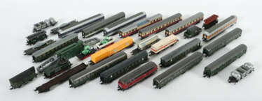 Konvolut Eisenbahn Unterschiedl. Hersteller, Spur H0, mit Diesellok BN…