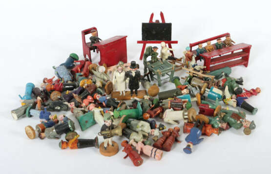 72 Miniaturen Erzgebirge, 1. H. 20. Jh., Holz bemalt, zahlreiche Figur… - photo 1