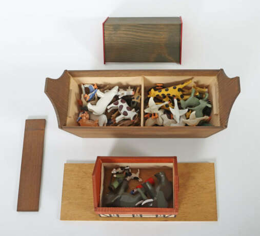 kl. Arche-Noah Dregeno/Seiffen, neuzeitlich, kl. Fachwerkhaus auf Schi… - photo 2 kl. Arche-Noah Dregeno/Seiffen, neuzeitlich, kl. Fachwerkhaus auf Schi… - photo 2