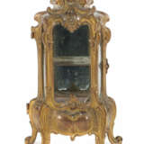 Miniatur-Vitrine Frankreich, 1. Drittel 20. Jh., im Rokoko-Stil mit 3 … - photo 1