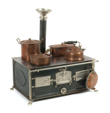 Puppenherd ca. um 1900, geschwärztes Gehäuse, 4 Kochstellen mit Wasers… - photo 1