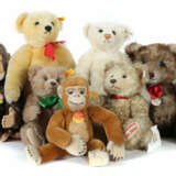 5 Bären, 2 Affen Steiff, Replika, Schimpans 1928, Replika von 1993, K/… - photo 1