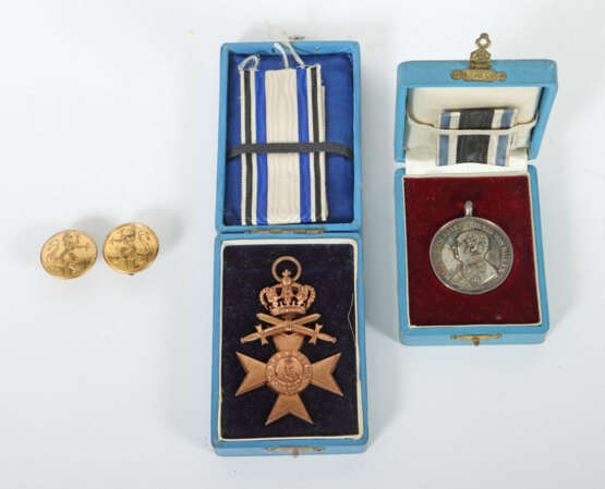 2 Orden und 2 Knöpfe Kaiserreich, Bayern, 1x silberne Militär-Verdiens… - photo 1
