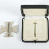 Eisernes Kreuz 1. Klasse 1939, zentral unter der Nadel der Hersteller … - фото 2