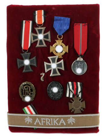 Kleiner Ordensnachlass 1x EK 1. Klasse, 1939, auf Nadel gepunzt ''20''… - фото 1 Kleiner Ordensnachlass 1x EK 1. Klasse, 1939, auf Nadel gepunzt ''20''… - фото 1