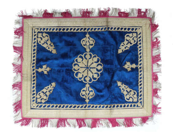Zierdecke mit Metallfadenstickerei osmanisch/Südosteuropa, 1. Hälfte 2… - photo 1
