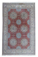 Nain-Habibian mit Medaillon-Rapport Zentralpersien, um 1970/80, sign. …