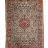 Extrem feiner Seidenteppich Ende 20. Jh., Seide auf Seide, extrem fein… - фото 1