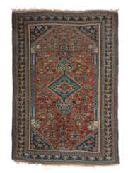 Qashqai-Medaillonteppich mit Persepolissäulen Südpersien, um 1930, Wol…