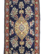 Product catalog. Qom Zentralpersien, um 1970/80, Wolle mit vereinzelten Musterdetails i…