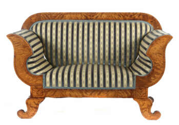 Biedermeier-Kindersofa 2. Viertel 19. Jh., Mahagoni furniert, geschwei…