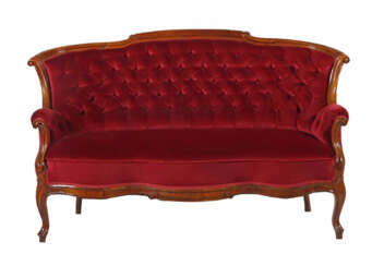 Louis Philippe-Sofa um 1860, Nussbaum, mouluriertes Gestell mit geschw…