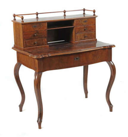 Louis Philippe-Sekretär um 1840/50, Nussbaummaser furniert, Cabriole-B… - Foto 1 Louis Philippe-Sekretär um 1840/50, Nussbaummaser furniert, Cabriole-B… - Foto 1