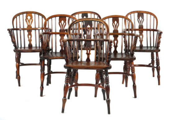 Satz aus sechs Captain Chairs 19. Jh., Esche massiv, schräg ausgestell… - photo 1 Satz aus sechs Captain Chairs 19. Jh., Esche massiv, schräg ausgestell… - photo 1