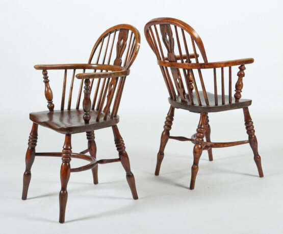 Satz aus sechs Captain Chairs 19. Jh., Esche massiv, schräg ausgestell… - photo 2 Satz aus sechs Captain Chairs 19. Jh., Esche massiv, schräg ausgestell… - photo 2