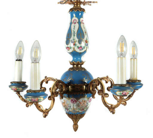 Kronleuchter im Sévres-Stil 19./20. Jh., fünfflammig, Montur aus Messi… - photo 1