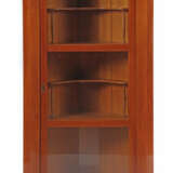 Eckvitrine im Biedermeierstil um 1900, Kirschbaum, eintüriger Korpus a… - Foto 1