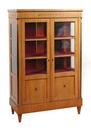 Büchervitrine im Biedermeierstil um 1900 ?, Kirschbaum furniert, zweit… - Foto 1 Büchervitrine im Biedermeierstil um 1900 ?, Kirschbaum furniert, zweit… - Foto 1