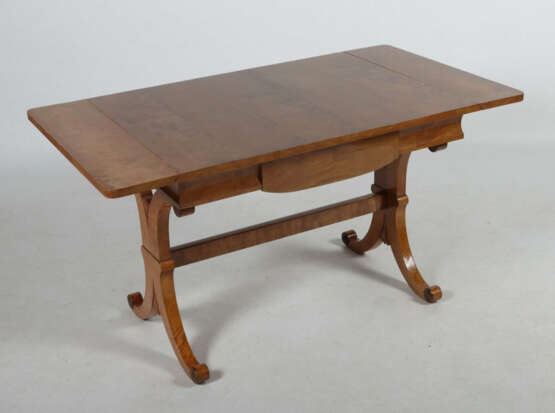 Tisch und 6 Stühle im Biedermeierstil Dänemark, um 1900, Eisbirke furn… - photo 2 Tisch und 6 Stühle im Biedermeierstil Dänemark, um 1900, Eisbirke furn… - photo 2