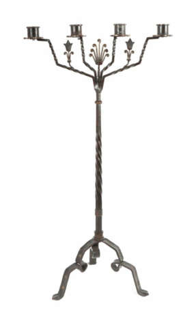 Vierflammiger Bodenstandleuchter 20. Jh., Kunstschmiedeeiserner Kerzen… - photo 1 Vierflammiger Bodenstandleuchter 20. Jh., Kunstschmiedeeiserner Kerzen… - photo 1