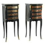 Ein Paar kleine Beistellkommoden im Napoleon III.-Stil 20. Jh., wohl B… - Foto 1