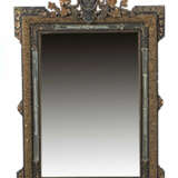 Spiegel mit Kartuschenbekrönung 20. Jh., Holzleistenrahmen mit Stuckde… - Foto 1