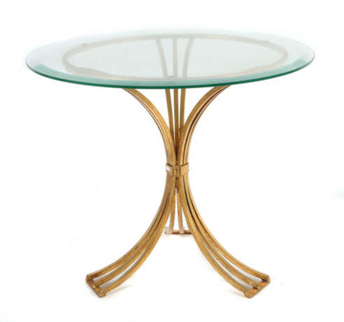 Runder Couchtisch 2. Hälfte 20. Jh., wohl mit Goldpigment veredeltes T… - фото 1 Runder Couchtisch 2. Hälfte 20. Jh., wohl mit Goldpigment veredeltes T… - фото 1