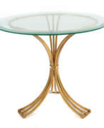 Möbel. Runder Couchtisch 2. Hälfte 20. Jh., wohl mit Goldpigment veredeltes T…