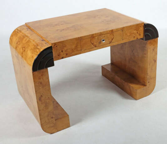 Konsolen-Schreibtisch im Art Déco-Stil 20. Jh., Walnussmaser ? furnier… - фото 2 Konsolen-Schreibtisch im Art Déco-Stil 20. Jh., Walnussmaser ? furnier… - фото 2