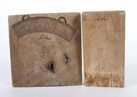 Paar variierende Model 19. Jh., Obstholz, einseitig belegtes Rechteckm… - photo 2 Paar variierende Model 19. Jh., Obstholz, einseitig belegtes Rechteckm… - photo 2