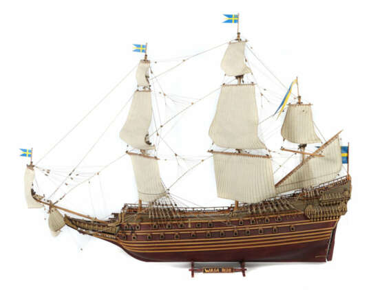 Schiffsmodell der Wasa/Stockholm 2. Hälfte 20. Jh., variierende Hölzer… - photo 1