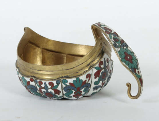 Emaillierter Kowsch dat. 1914, Kupfer vermessingt, runder zehnpassiger… - photo 2