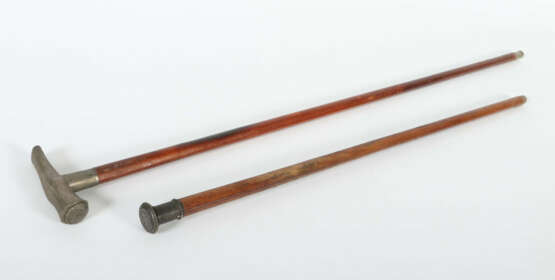 Paar variierende Spazierstöcke 19. Jh., Silber/Holz/Metall, Holzschuss… - фото 2 Paar variierende Spazierstöcke 19. Jh., Silber/Holz/Metall, Holzschuss… - фото 2
