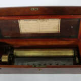 Walzenspieldose Genf, 3. Drittel 19. Jh, rechteckiger Holzkorpus, face… - photo 2
