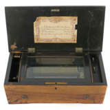 Walzenspieldose Frankreich, um 1890/1900, rechteckiger Holzkorpus tls.… - фото 1