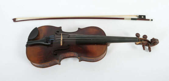 Geige + Bausch-Bogen 4/4 Größe, auf innenliegendem Zettel bez.: ''Nico… - photo 3 Geige + Bausch-Bogen 4/4 Größe, auf innenliegendem Zettel bez.: ''Nico… - photo 3