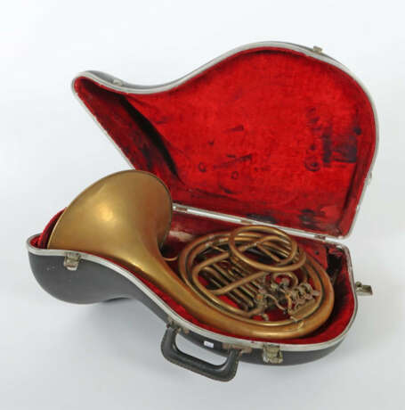 Waldhorn wohl deutsche Herstellung, um 1920/30, Messing, 3-Tasten-Masc… - photo 2 Waldhorn wohl deutsche Herstellung, um 1920/30, Messing, 3-Tasten-Masc… - photo 2