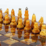 Bernstein-Schachspiel 20. Jh., das aufklappbare mikromosaike Spielbret… - photo 5