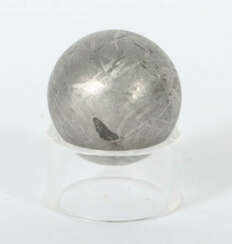 Eisenmeteorit Gibeon/Namibia, ca. 30.000 Jahre alt, seltene Kugelform,…
