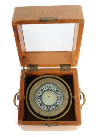 Schiffs-Kompass ca. 1930/40er Jahre, Messing, kardanischer Flüssigkeit… - photo 1 Schiffs-Kompass ca. 1930/40er Jahre, Messing, kardanischer Flüssigkeit… - photo 1