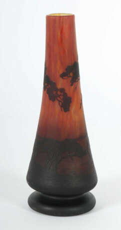 Vase mit See- und Baumlandschaft Daum Nancy, Frankreich, um 1900, farb… - photo 2 Vase mit See- und Baumlandschaft Daum Nancy, Frankreich, um 1900, farb… - photo 2