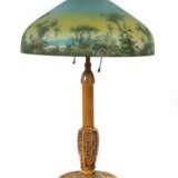 Tischlampe mit Glasschirm wohl USA, um 1900/1920, gusseiserner Stand m… - Foto 1