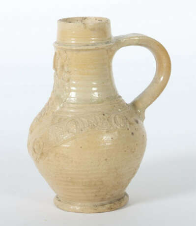 Kölner Bartmannskrug wohl Anno Knütgen Siegburg, um 1570, salzglasiert… - photo 2 Kölner Bartmannskrug wohl Anno Knütgen Siegburg, um 1570, salzglasiert… - photo 2